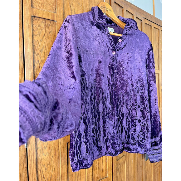 Coldwater Creek Purple Cardigan Jacket SZ M Velvet Button Uo Cropped Embellished - Picture 10 of 10